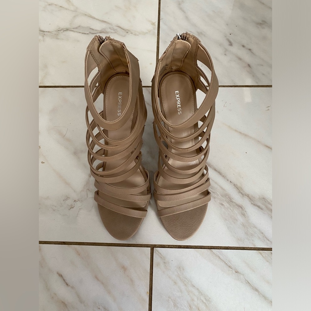 Heels - Picture 2 of 4